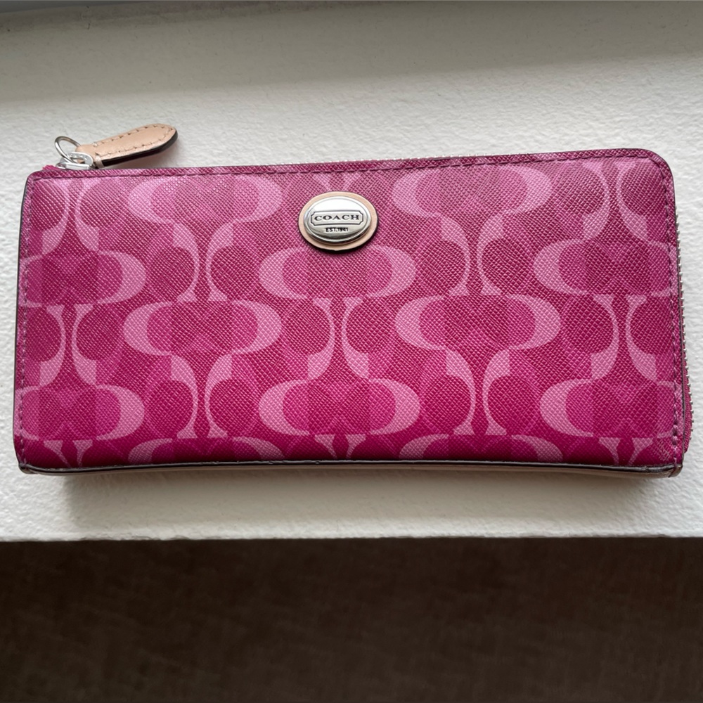 COACH Peyton Wallet Fuschia NWOT